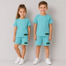 Ідеальний базовий костюмчик на літо з нашивкою "Designed wear"  бірюза